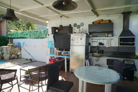 Casa de condomínio para alugar com 100m², 2 quartos e 2 vagasChurrasqueira