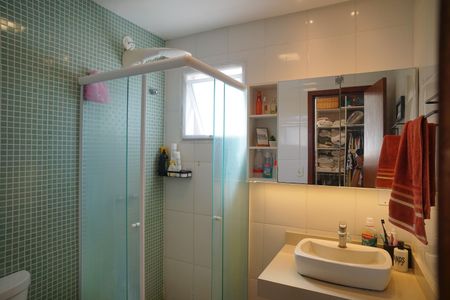 Casa de condomínio para alugar com 100m², 2 quartos e 2 vagasBanheiro do Quarto 2