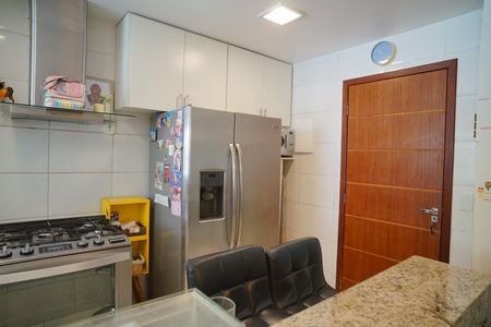 Cozinha de casa de condomínio para alugar com 2 quartos, 100m² em Pindobas, Maricá