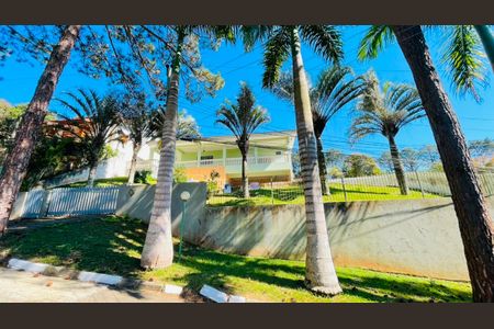 Casa de condomínio para alugar com 470m², 5 quartos e 2 vagas