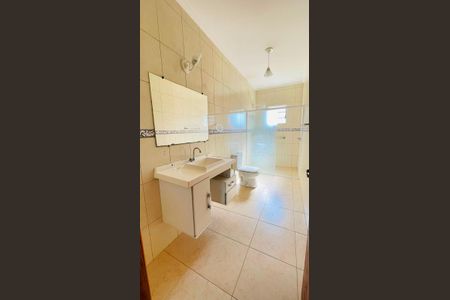 Casa de condomínio para alugar com 470m², 5 quartos e 2 vagas Casa de condomínio para alugar com 470m², 5 quartos e 2 vagasBanheiro