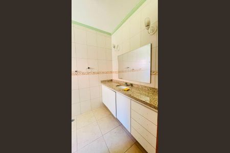 Casa de condomínio para alugar com 470m², 5 quartos e 2 vagas Casa de condomínio para alugar com 470m², 5 quartos e 2 vagasBanheiro suíte