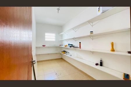 Casa de condomínio para alugar com 470m², 5 quartos e 2 vagas Casa de condomínio para alugar com 470m², 5 quartos e 2 vagasDispensa