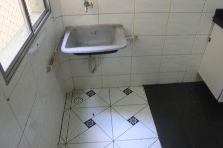 Cozinha com lavanderia de apartamento à venda com 2 quartos, 44m² em Jardim Sao Luiz, Guarulhos