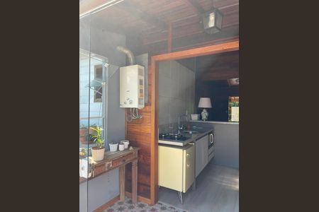Área externa de casa para alugar com 2 quartos, 300m² em Ponta Grossa, Porto Alegre