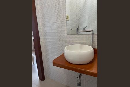 Banheiro de casa para alugar com 2 quartos, 300m² em Ponta Grossa, Porto Alegre