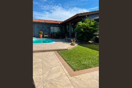 Área externa de casa para alugar com 2 quartos, 300m² em Ponta Grossa, Porto Alegre