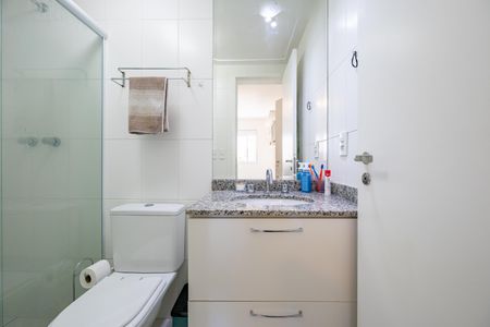 Banheiro da Suíte de apartamento para alugar com 2 quartos, 74m² em Jardim Prudência, São Paulo