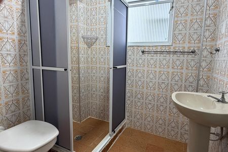 Banheiro de apartamento para alugar com 1 quarto, 28m² em Embaré, Santos