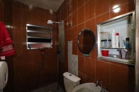 Banheiro de casa à venda com 2 quartos, 250m² em Casa Grande, Diadema