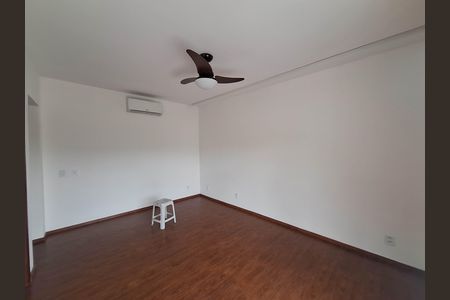 Casa para alugar com 250m², 5 quartos e 4 vagas Casa para alugar com 250m², 5 quartos e 4 vagasSuíte
