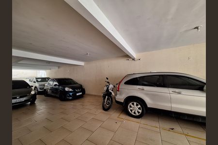Garagem de apartamento para alugar com 2 quartos, 98m² em Jardim Santo Alberto, Santo André