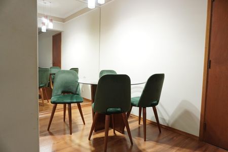 Apartamento para alugar com 68m², 2 quartos e 1 vagaSala