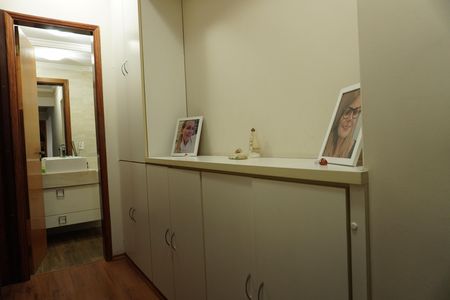 Apartamento para alugar com 68m², 2 quartos e 1 vagaQuartos - Corredor