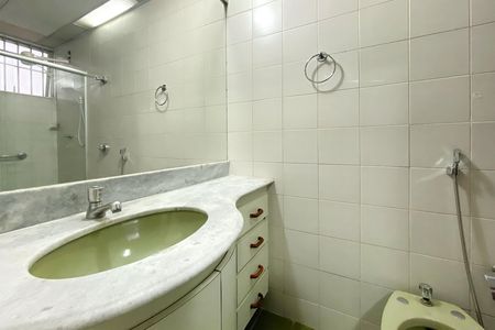 Apartamento à venda com 100m², 3 quartos e 1 vaga Apartamento à venda com 100m², 3 quartos e 1 vagaBanheiro da Suíte