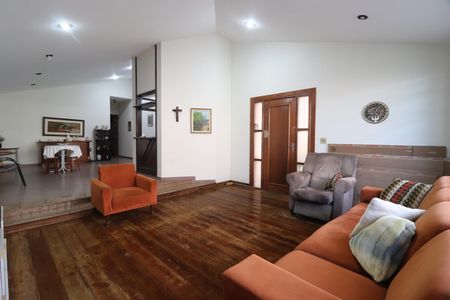 Casa para alugar com 115m², 4 quartos e 2 vagasSala