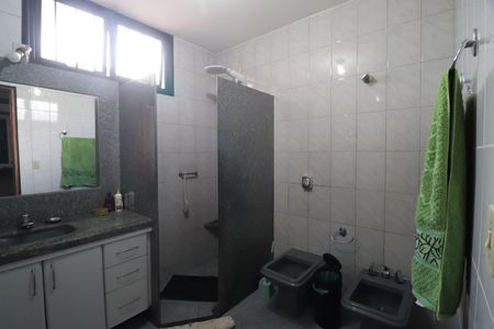 Casa para alugar com 115m², 4 quartos e 2 vagasBanheiro Social