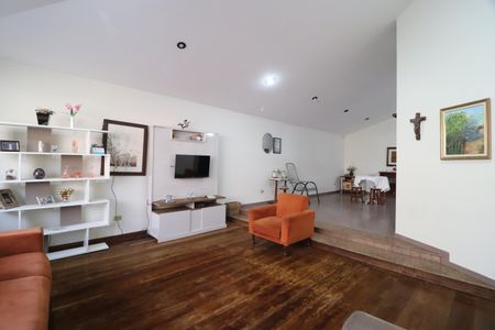 Casa para alugar com 115m², 4 quartos e 2 vagasSala