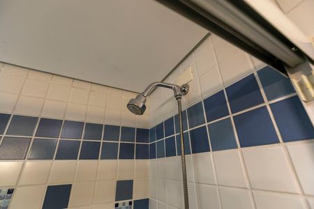 BANHEIRO de apartamento para alugar com 2 quartos, 74m² em Vila Itapura, Campinas