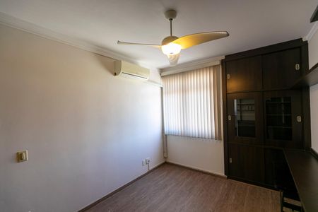 SALA PARA DOIS AMBIENTES de apartamento para alugar com 2 quartos, 74m² em Vila Itapura, Campinas