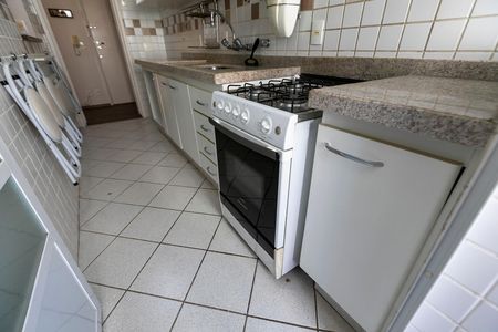 COZINHA de apartamento para alugar com 2 quartos, 74m² em Vila Itapura, Campinas