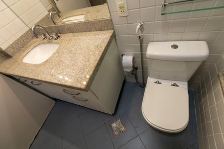 Apartamento para alugar com 74m², 2 quartos e 1 vaga Apartamento para alugar com 74m², 2 quartos e 1 vagaBANHEIRO