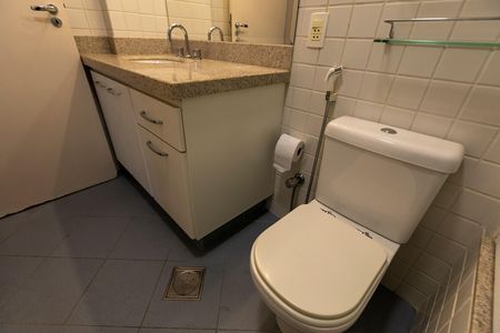 Apartamento para alugar com 74m², 2 quartos e 1 vaga Apartamento para alugar com 74m², 2 quartos e 1 vagaBANHEIRO
