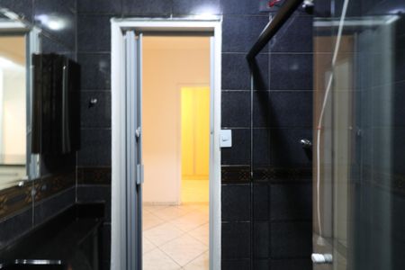 Casa para alugar com 100m², 3 quartos e 1 vaga Casa para alugar com 100m², 3 quartos e 1 vagaBanheiro