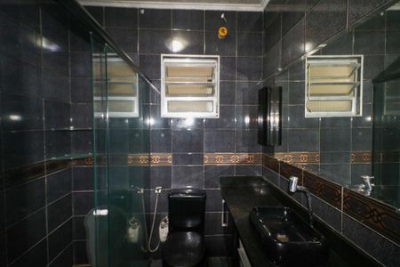 Casa para alugar com 100m², 3 quartos e 1 vaga Casa para alugar com 100m², 3 quartos e 1 vagaBanheiro