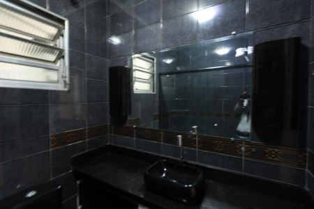 Casa para alugar com 100m², 3 quartos e 1 vaga Casa para alugar com 100m², 3 quartos e 1 vagaBanheiro