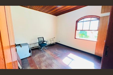 Casa de condomínio para alugar com 287m², 4 quartos e 3 vagasQuarto 2
