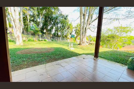 Casa de condomínio para alugar com 287m², 4 quartos e 3 vagasQuintal