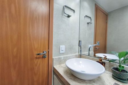 Banheiro de apartamento para alugar com 2 quartos, 44m² em Parque das Cachoeiras, Campinas