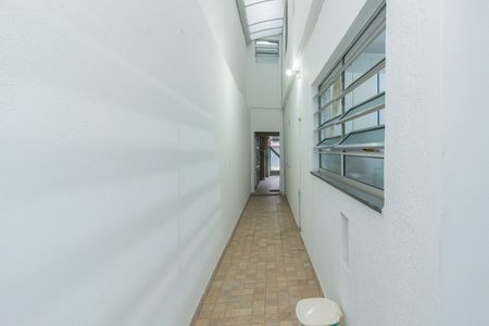 Corredor Externo de casa à venda com 4 quartos, 145m² em Jardim Santo Elias, São Paulo