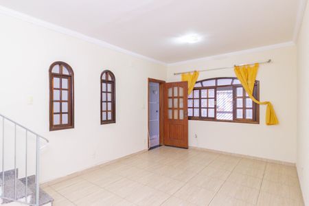 Casa à venda com 4 quartos, 145m² em Jardim Santo Elias, São Paulo