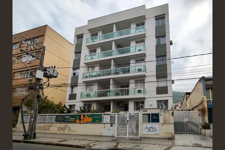 Apartamento à venda com 58m², 2 quartos e 1 vaga Apartamento à venda com 58m², 2 quartos e 1 vagaFachada e portaria