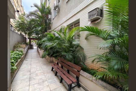 Apartamento à venda com 58m², 2 quartos e 1 vaga Apartamento à venda com 58m², 2 quartos e 1 vagaFachada e portaria