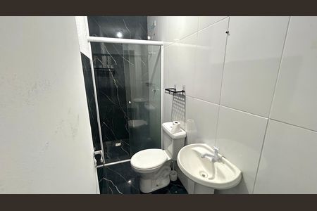 Banheiro de casa para alugar com 1 quarto, 26m² em Parque Continental Ii, Guarulhos