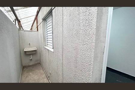 Área de Serviço de casa para alugar com 1 quarto, 26m² em Parque Continental Ii, Guarulhos