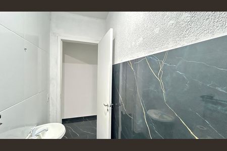 Banheiro de casa para alugar com 1 quarto, 26m² em Parque Continental Ii, Guarulhos