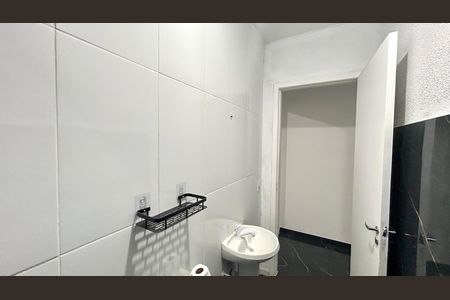 Banheiro de casa para alugar com 1 quarto, 26m² em Parque Continental Ii, Guarulhos