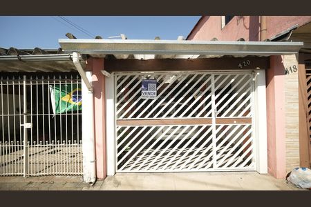Fachada de casa à venda com 3 quartos, 190m² em Vila Sao Pedro, Santo André
