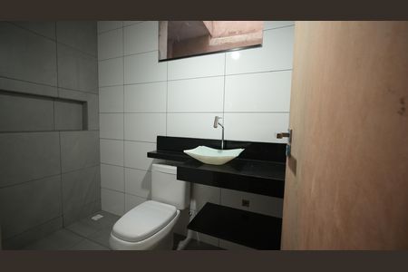 Banheiro Social de casa à venda com 3 quartos, 190m² em Vila Sao Pedro, Santo André
