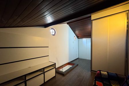 Sótão  de casa de condomínio à venda com 3 quartos, 109m² em Jardim Lauro Gomes, São Bernardo do Campo