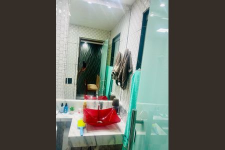 Apartamento à venda com 52m², 2 quartos e sem vaga Apartamento à venda com 52m², 2 quartos e sem vagaBanheiro
