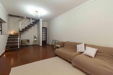Casa para alugar com 4 quartos, 230m² em Cursino, São Paulo