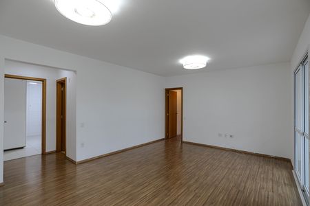 Apartamento para alugar com 124m², 3 quartos e 3 vagasSala