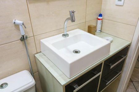 Apartamento para alugar com 55m², 2 quartos e sem vagaBanheiro