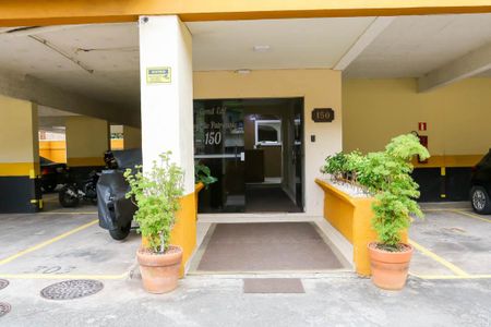Apartamento para alugar com 55m², 2 quartos e sem vagaEntrada