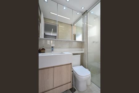Banheiro de apartamento à venda com 1 quarto, 50m² em Vila Suzana, São Paulo